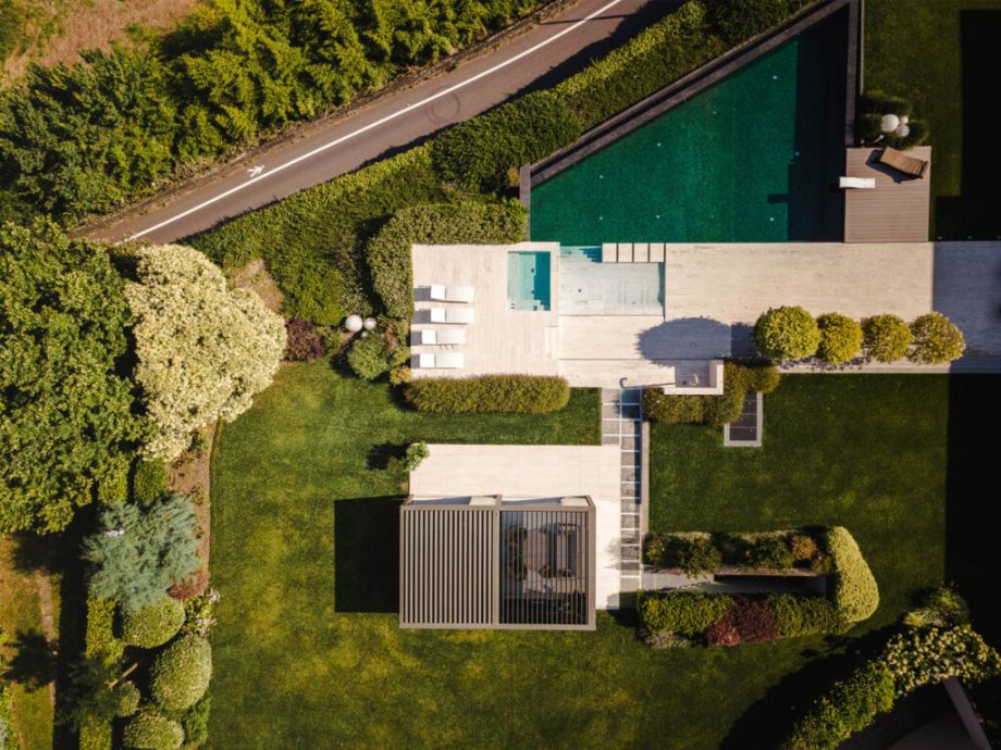 Progettare un giardino con piscina